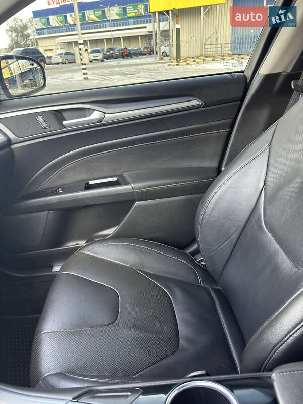 Седан Ford Fusion 2013 в Покровському