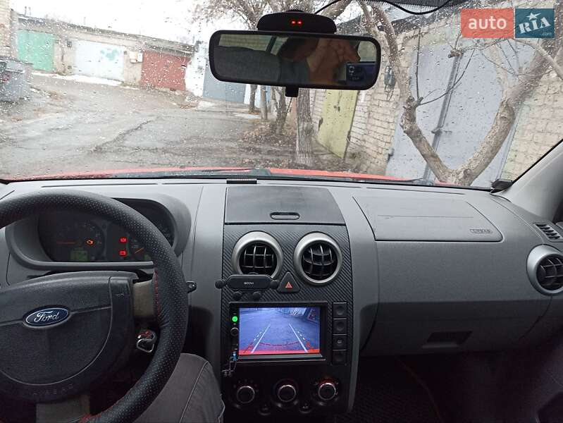 Хетчбек Ford Fusion 2003 в Южноукраїнську