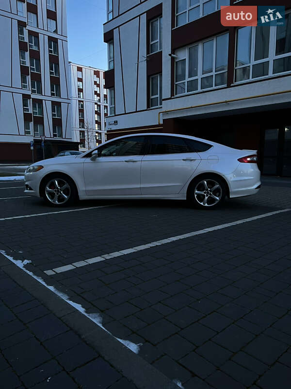 Седан Ford Fusion 2015 в Івано-Франківську