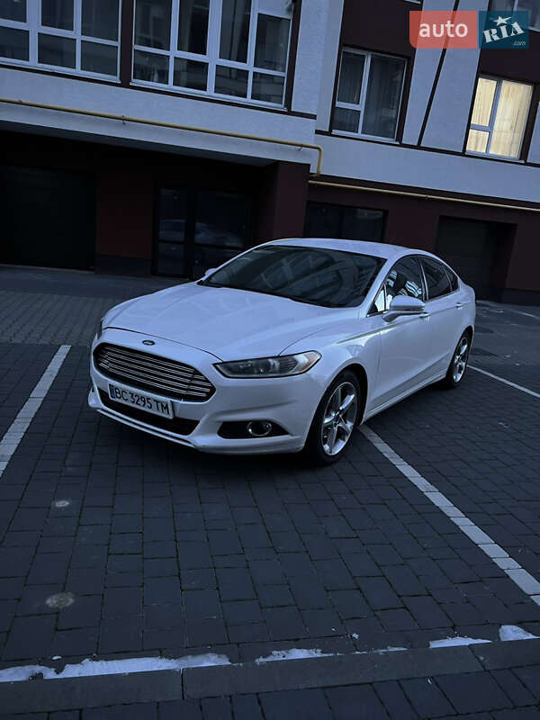 Седан Ford Fusion 2015 в Івано-Франківську
