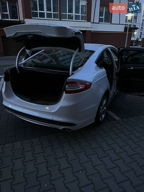 Седан Ford Fusion 2015 в Івано-Франківську