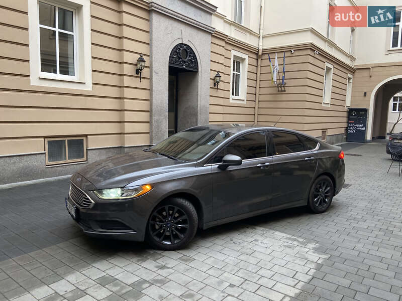 Седан Ford Fusion 2016 в Львове