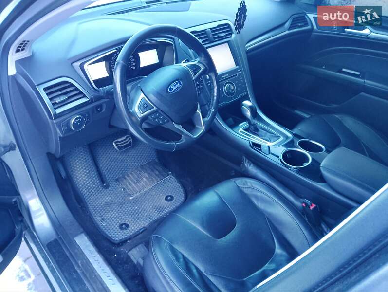 Седан Ford Fusion 2013 в Львове