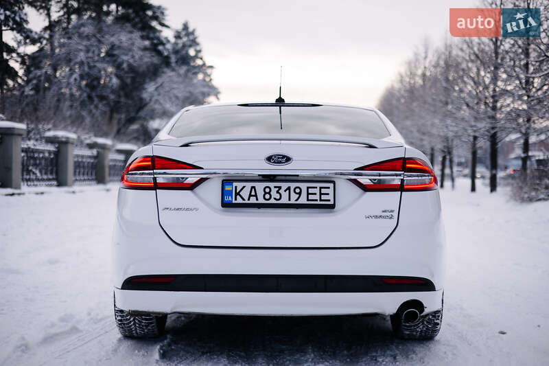 Седан Ford Fusion 2017 в Умані