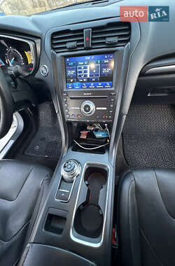 Седан Ford Fusion 2020 в Малине