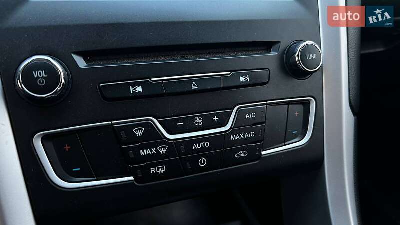 Седан Ford Fusion 2015 в Киеве фото 24 Седан Ford Fusion 2015 в Киеве