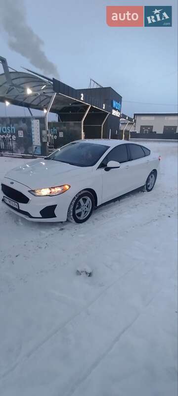 Седан Ford Fusion 2020 в Фастове