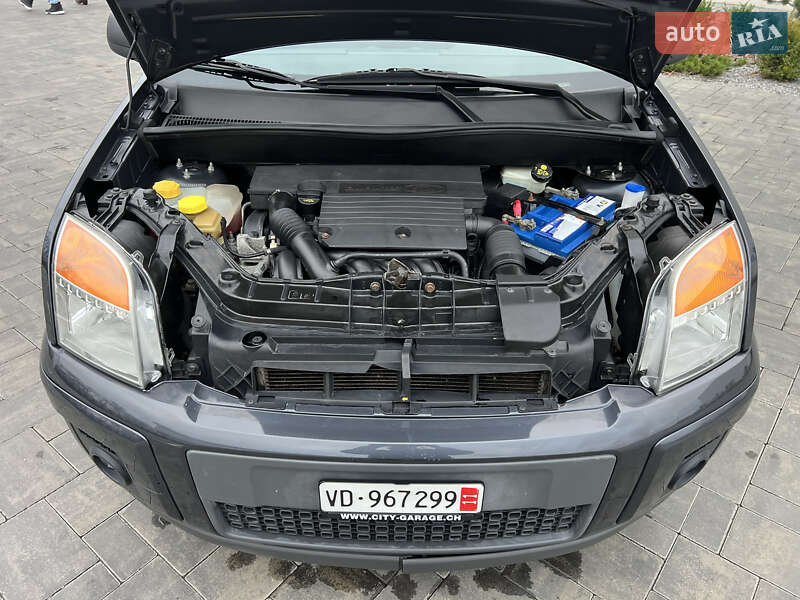 Хетчбек Ford Fusion 2009 в Луцьку