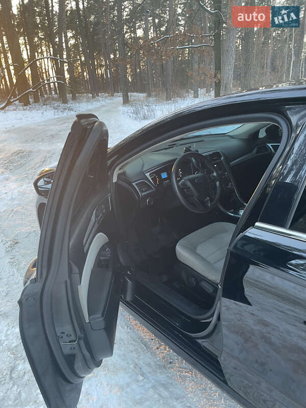 Седан Ford Fusion 2017 в Чернігові