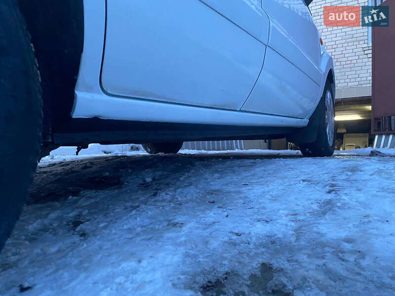 Хэтчбек Ford Fusion 2010 в Чернигове