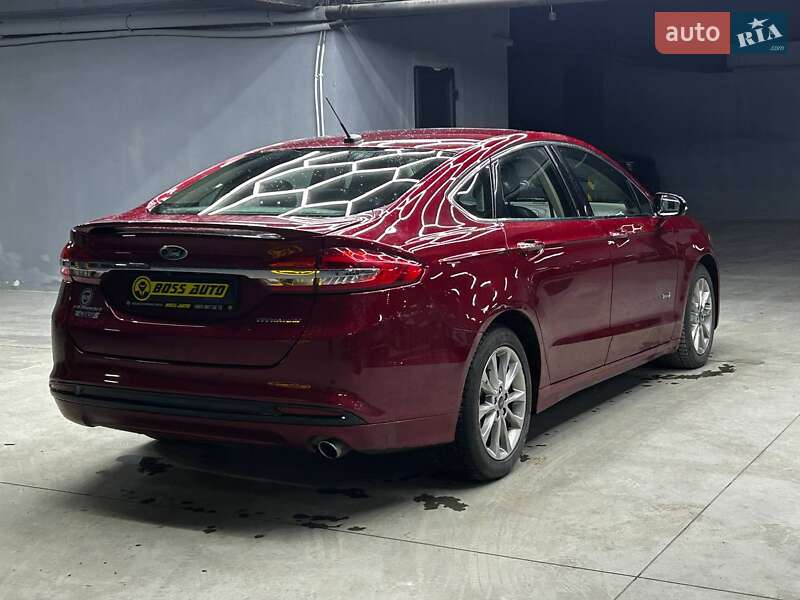 Седан Ford Fusion 2016 в Чернівцях