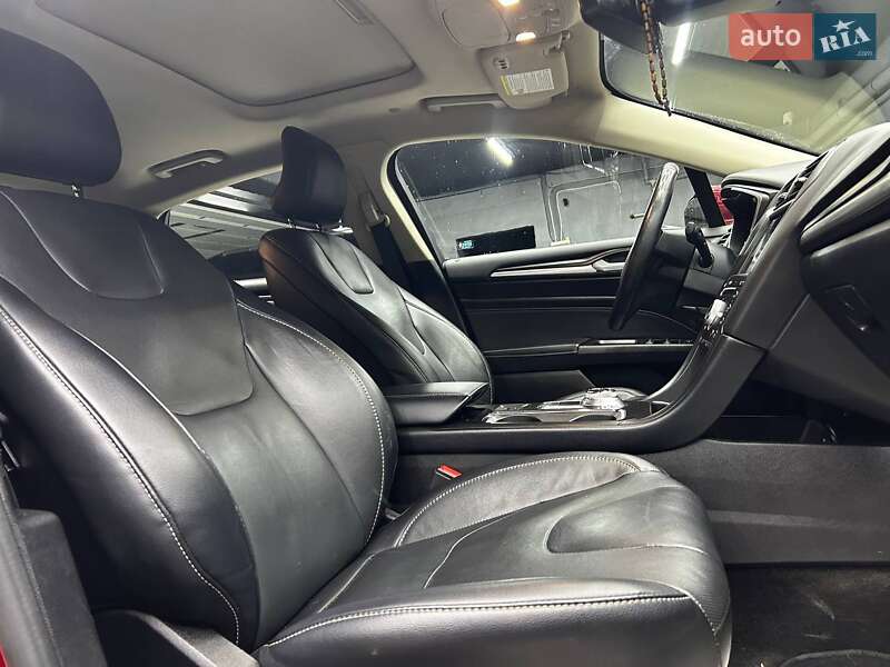 Седан Ford Fusion 2016 в Чернівцях