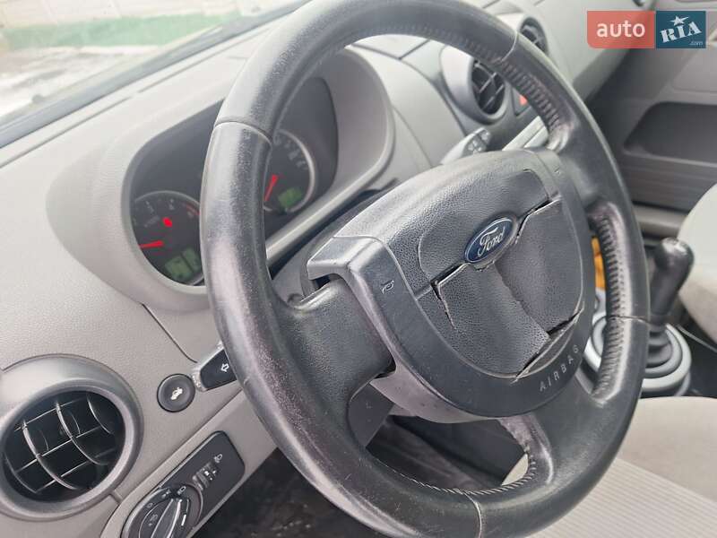 Хетчбек Ford Fusion 2003 в Чернівцях фото 37 Хетчбек Ford Fusion 2003 в Чернівцях