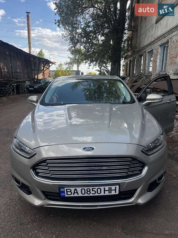 Седан Ford Fusion 2015 в Кропивницком