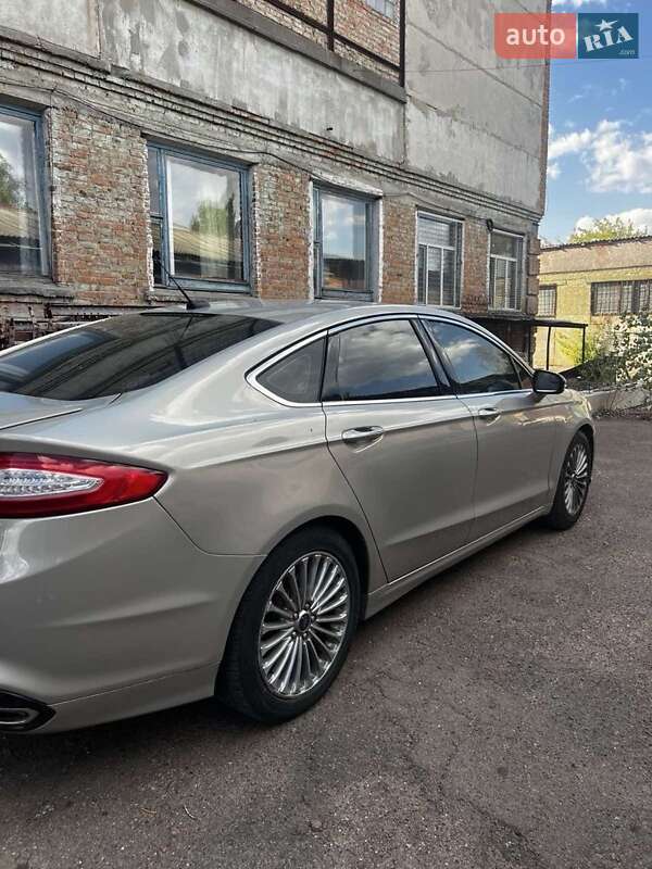 Седан Ford Fusion 2015 в Кропивницком