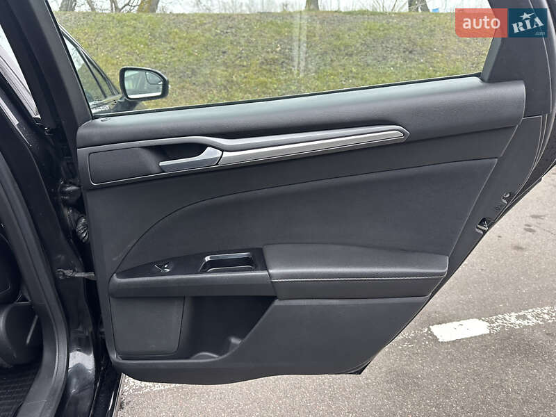 Седан Ford Fusion 2014 в Києві