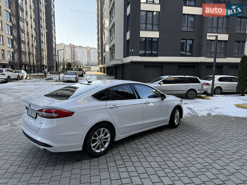 Седан Ford Fusion 2016 в Івано-Франківську