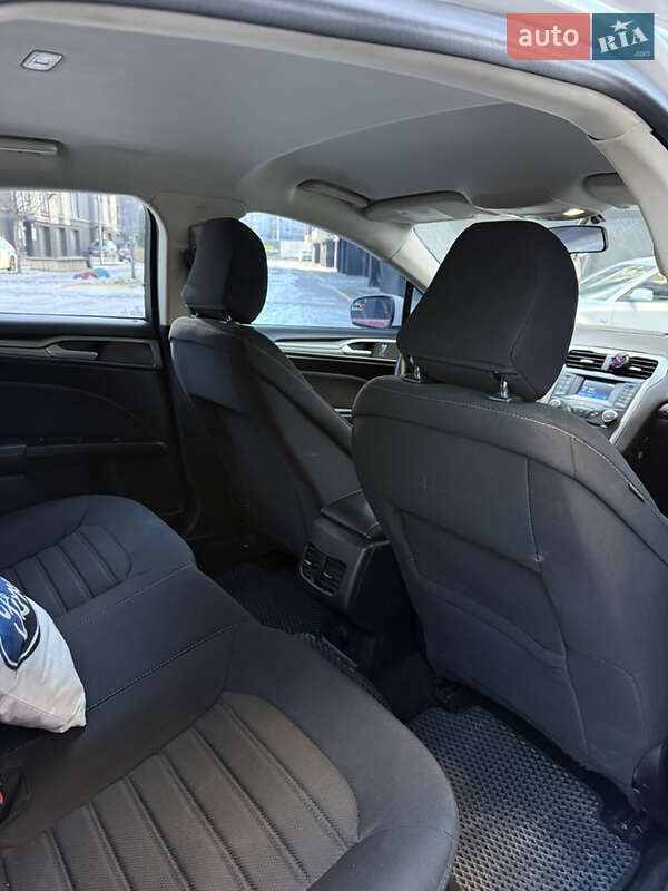 Седан Ford Fusion 2016 в Івано-Франківську