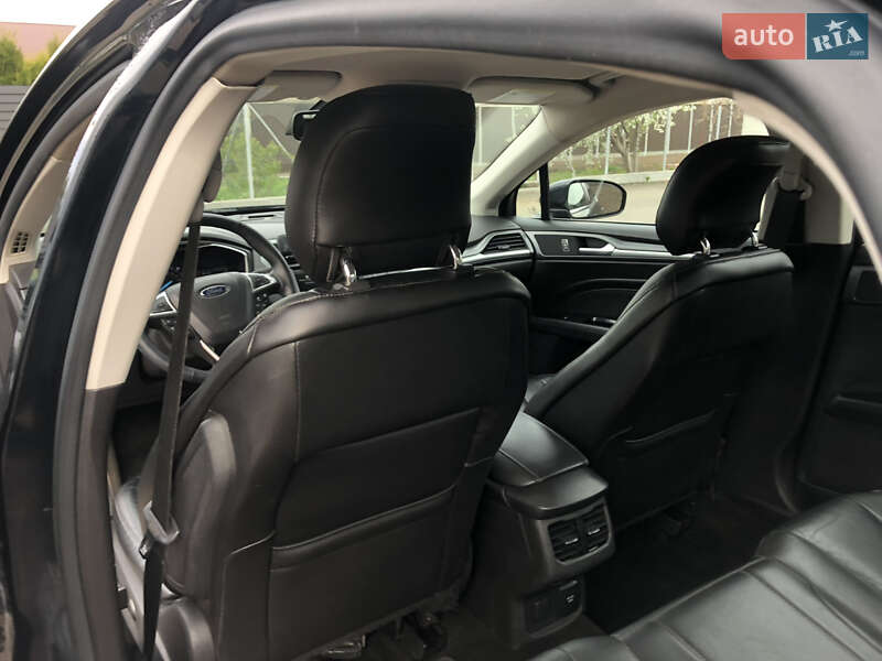 Седан Ford Fusion 2014 в Черкасах