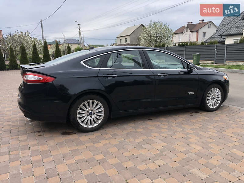 Седан Ford Fusion 2014 в Черкасах