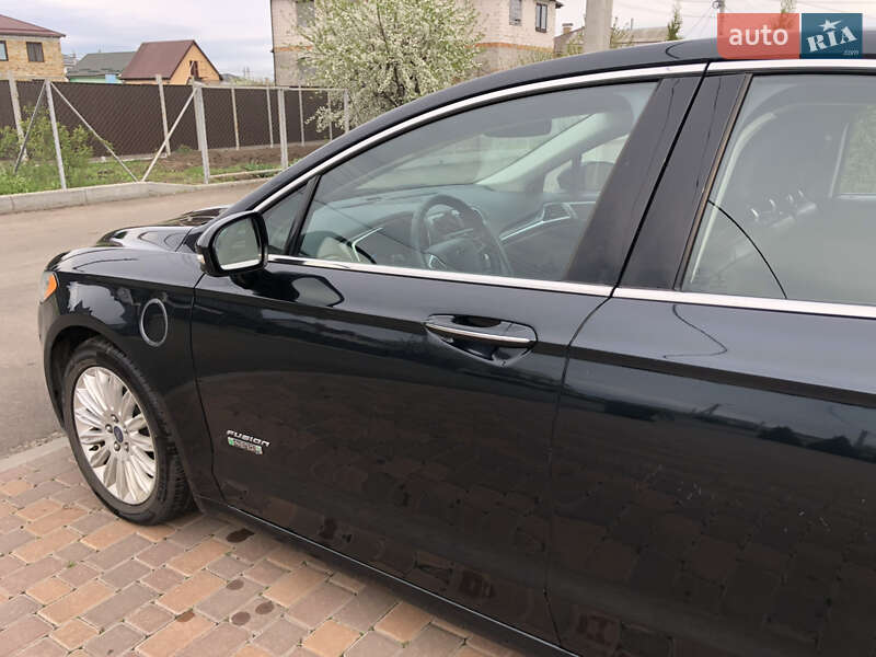 Седан Ford Fusion 2014 в Черкасах