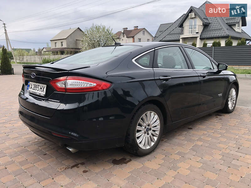 Седан Ford Fusion 2014 в Черкасах