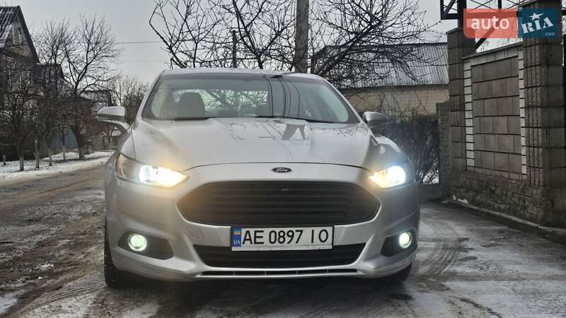 Седан Ford Fusion 2013 в Кам'янському