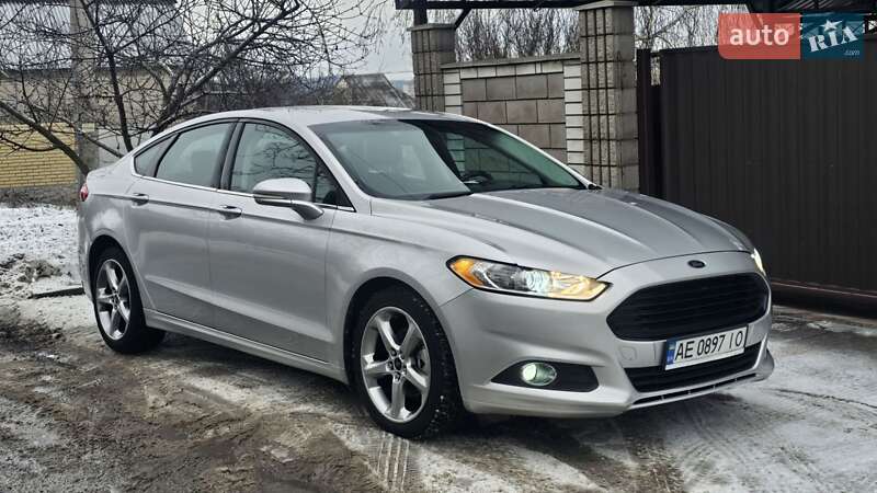 Седан Ford Fusion 2013 в Кам'янському