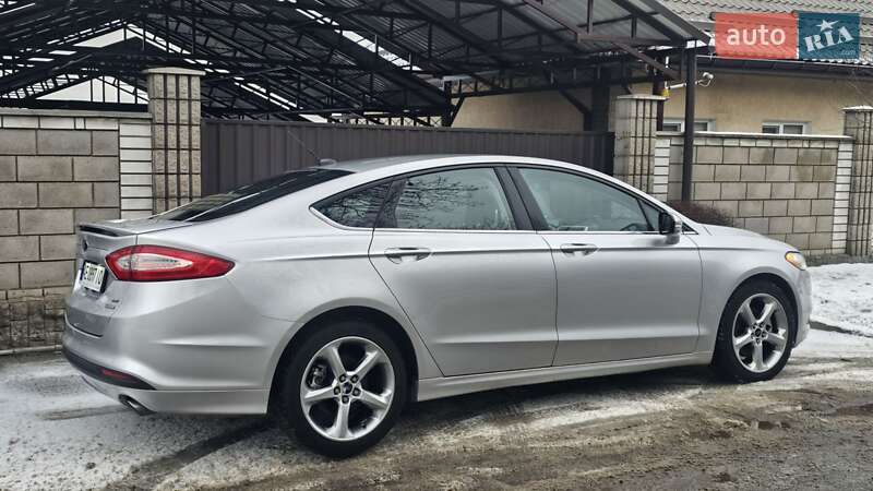 Седан Ford Fusion 2013 в Кам'янському