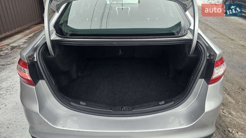 Седан Ford Fusion 2013 в Кам'янському