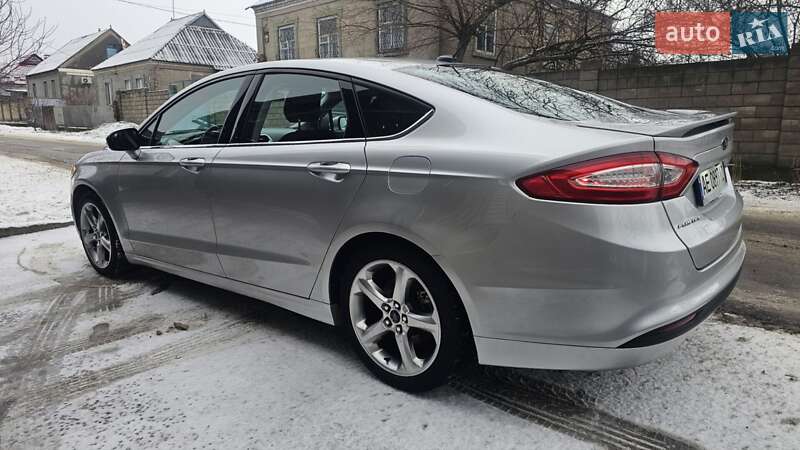 Седан Ford Fusion 2013 в Кам'янському