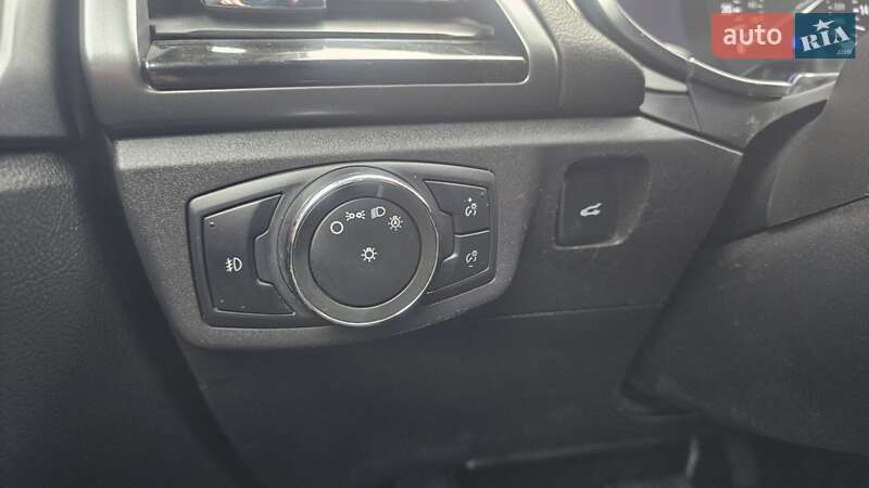 Седан Ford Fusion 2013 в Кам'янському