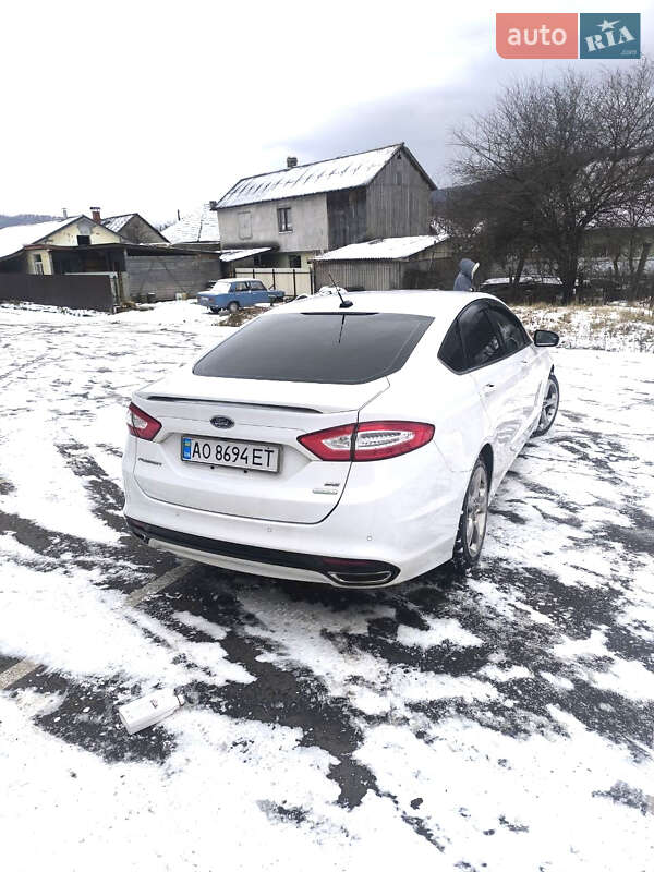Седан Ford Fusion 2016 в Ужгороде