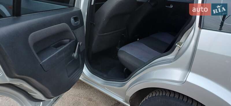 Хэтчбек Ford Fusion 2006 в Кропивницком