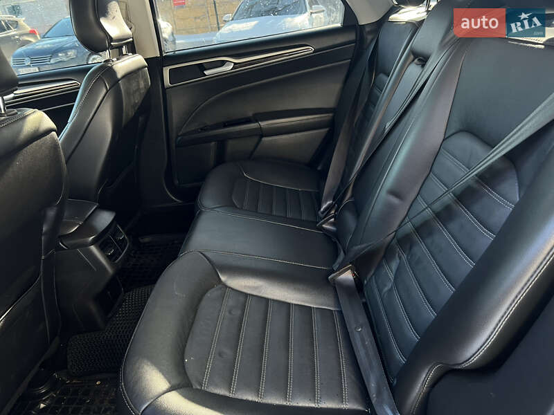 Седан Ford Fusion 2015 в Києві