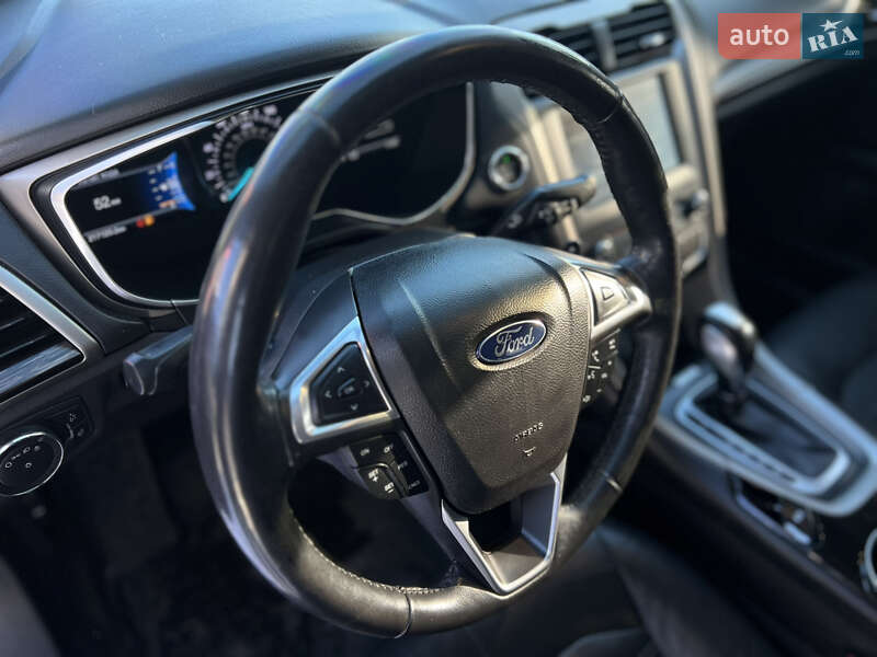 Седан Ford Fusion 2015 в Києві