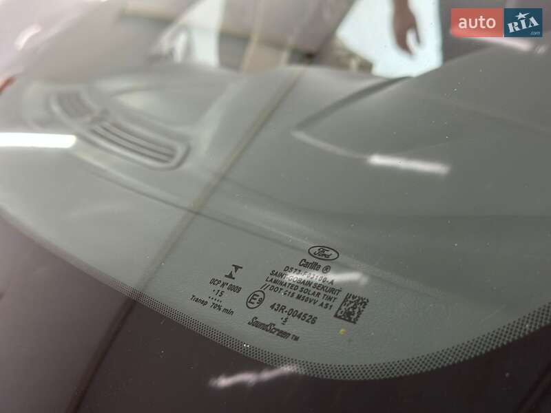 Седан Ford Fusion 2015 в Ромнах