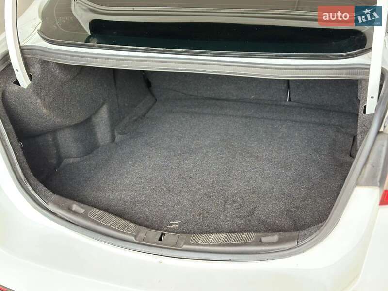 Седан Ford Fusion 2015 в Ромнах