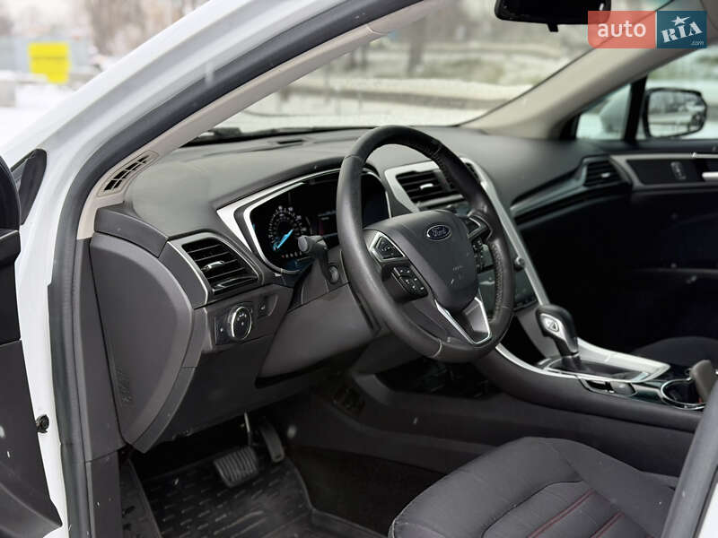 Седан Ford Fusion 2014 в Днепре