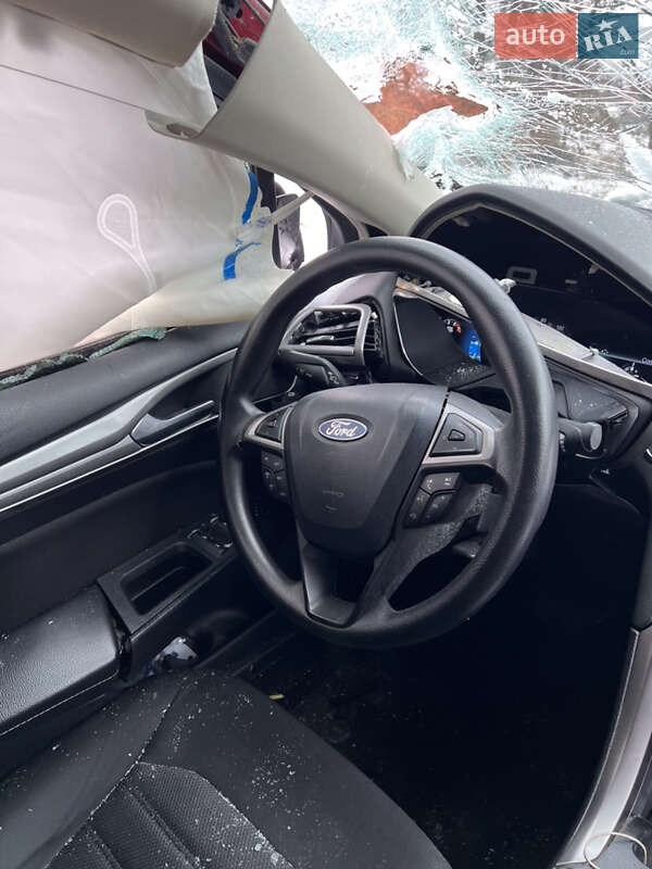 Седан Ford Fusion 2019 в Фастове