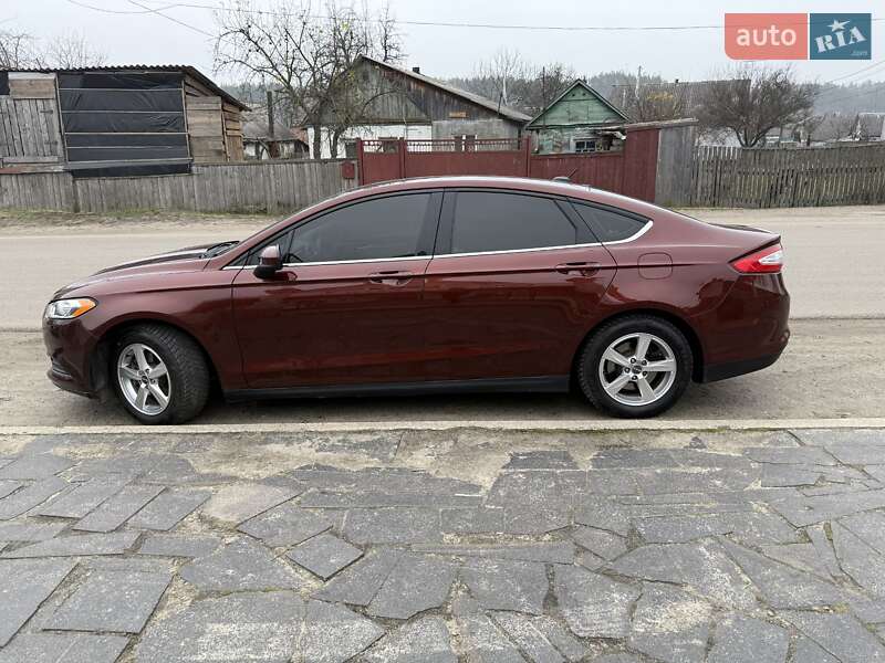 Седан Ford Fusion 2015 в Радомышле
