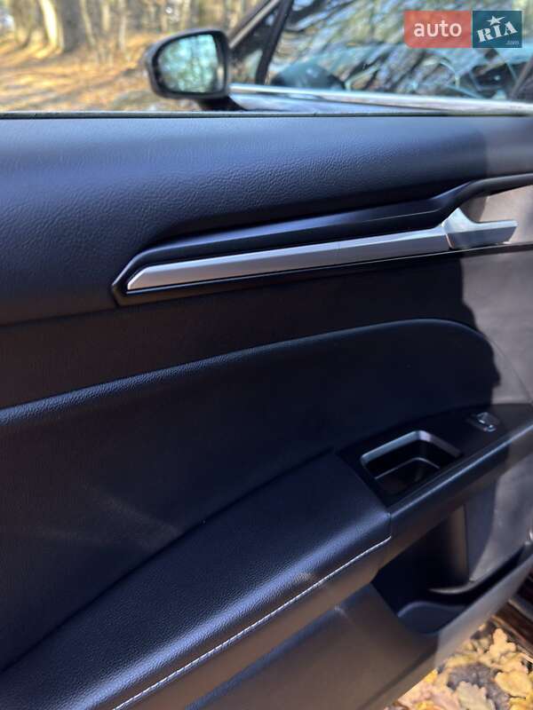 Седан Ford Fusion 2019 в Умани