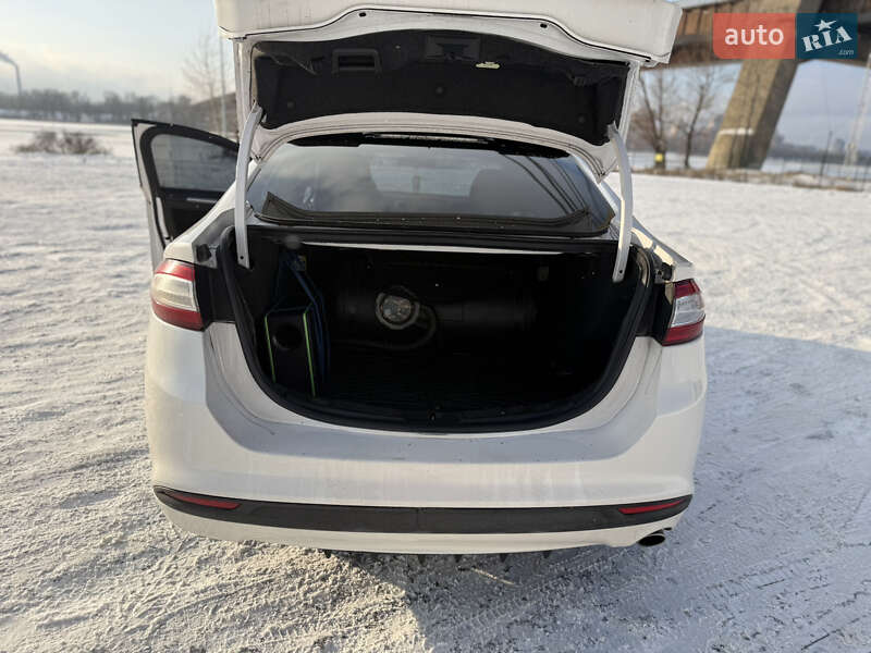 Седан Ford Fusion 2014 в Киеве фото 16 Седан Ford Fusion 2014 в Киеве
