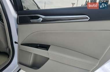 Седан Ford Fusion 2017 в Львове