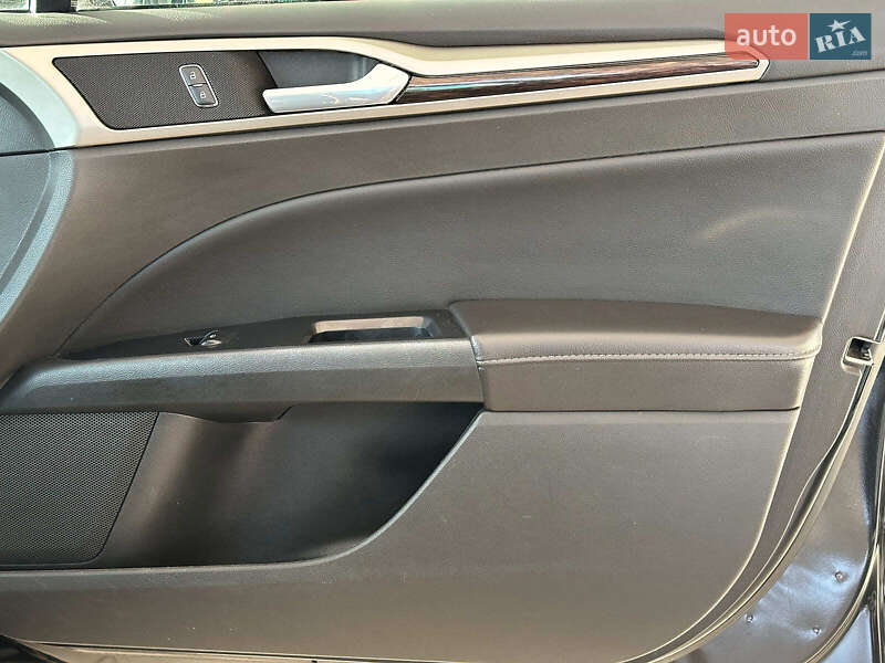 Седан Ford Fusion 2014 в Одесі