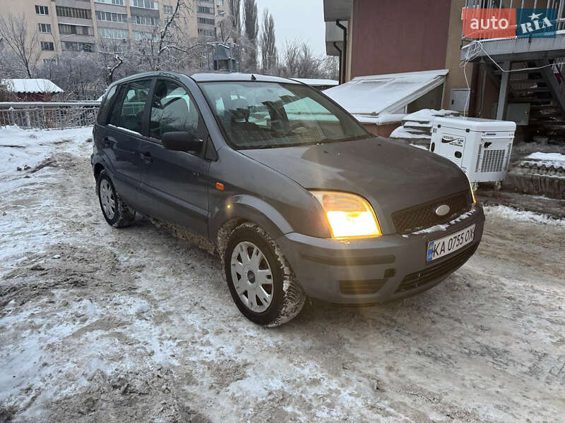 Хетчбек Ford Fusion 2002 в Києві