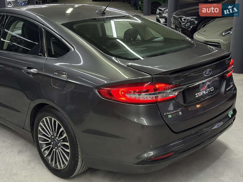 Седан Ford Fusion 2016 в Одесі