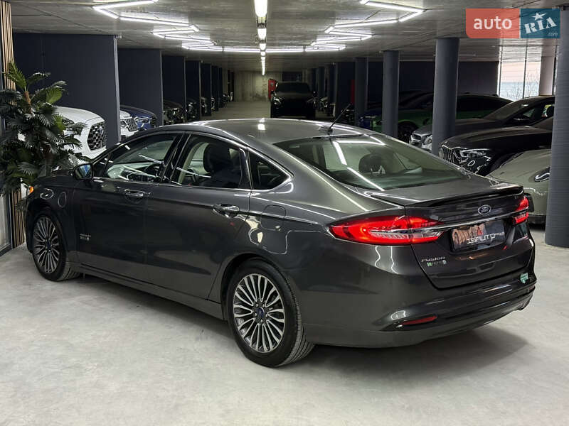 Седан Ford Fusion 2016 в Одесі
