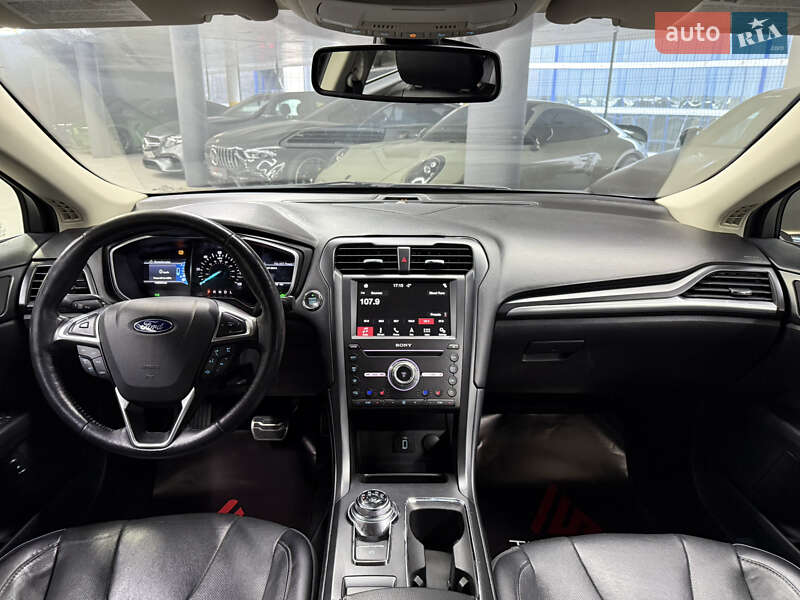 Седан Ford Fusion 2016 в Одесі