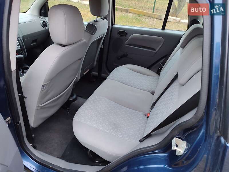 Хэтчбек Ford Fusion 2004 в Золотоноше